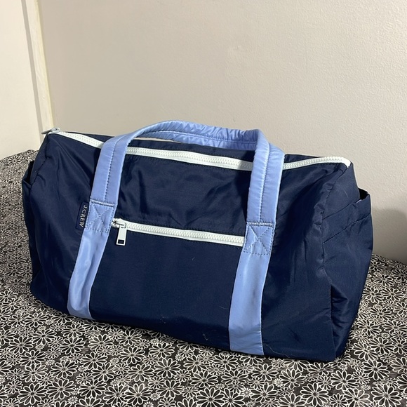 J. Crew Handbags - NWT - J crew duffel/travel bag with 7 pockets navy and light blue